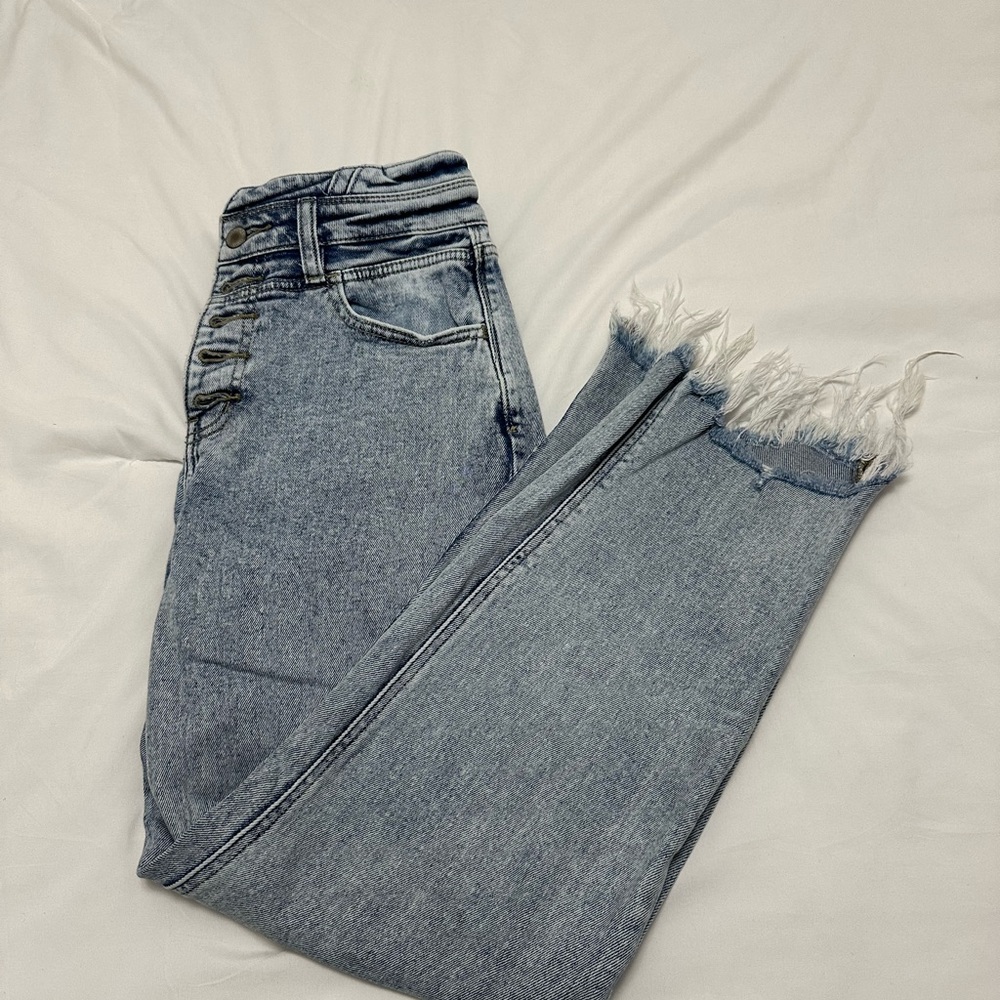 KanCan Light Blue Frayed Ankle Jeans